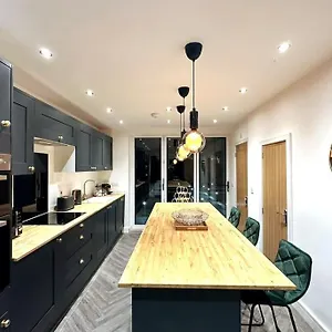 https://luxury-entire-house-in-greenwich.brighton-hotels-england.com