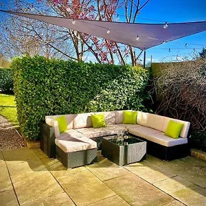 https://honey-hill-cottage-4-bedroom-detached-house.cambridgehotelsuk.com